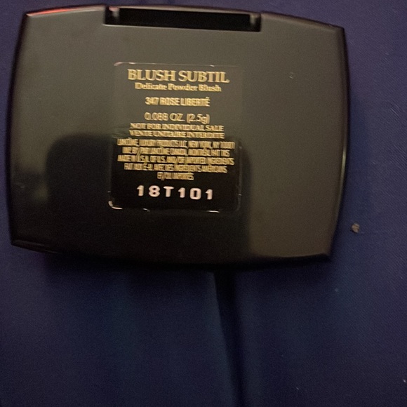 Blush subtitle - Picture 3 of 3